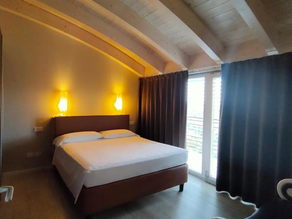 Nuova Opera Rooms : photo 1 de la chambre suite avec balcon et terrasse