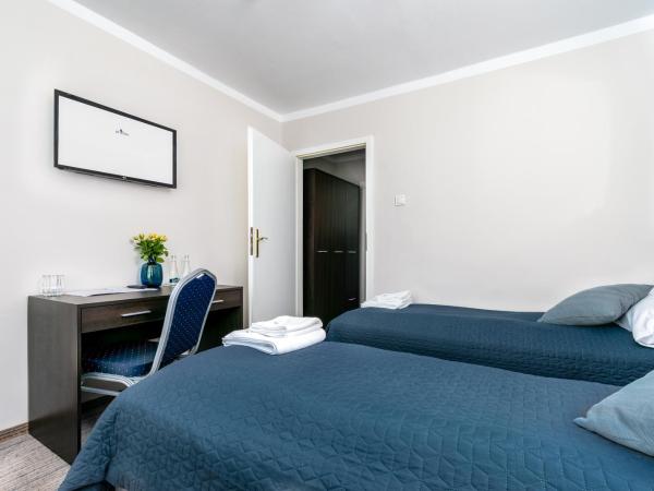 JACHTOWA Hotel i Restauracja : photo 3 de la chambre chambre double ou lits jumeaux deluxe - vue sur rivière