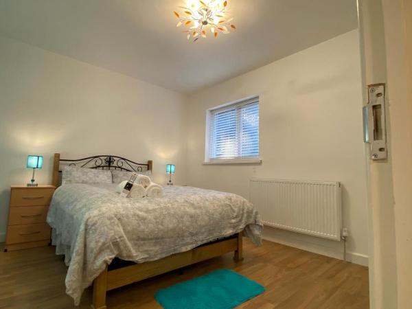 Grand Heights LUXURY Suites : photo 2 de la chambre chambre double avec salle de bains commune