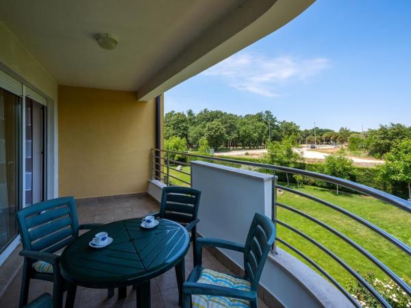 Adria Apartments : photo 2 de la chambre appartement avec terrasse