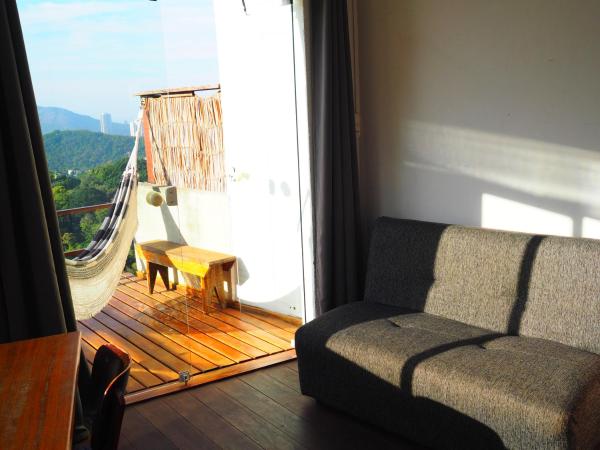 Casa 48 Guesthouse : photo 2 de la chambre suite avec balcon