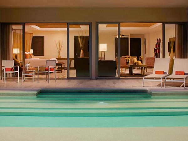 Dreams Vallarta Bay Resorts & Spa - All Inclusive : photo 1 de la chambre suite master club privilège avec accès direct à la piscine -vue sur jardin