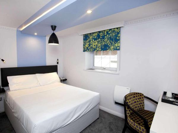 St James Hotel; BW Premier Collection : photo 6 de la chambre petite chambre simple avec lit double