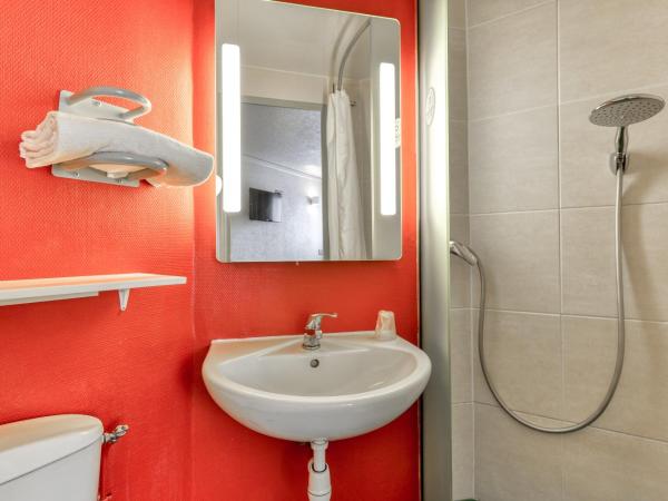 B&B HOTEL Narbonne 2 : photo 7 de la chambre chambre double