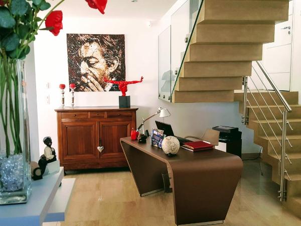 VILLA la VALENTINE 1 : photo 5 de la chambre chambre double - vue sur piscine