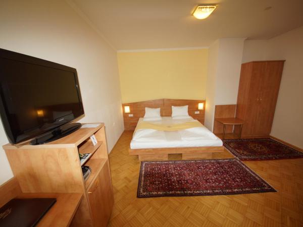 Der Marienhof Hotel Garni : photo 4 de la chambre three-bedroom apartment incl. parking if available