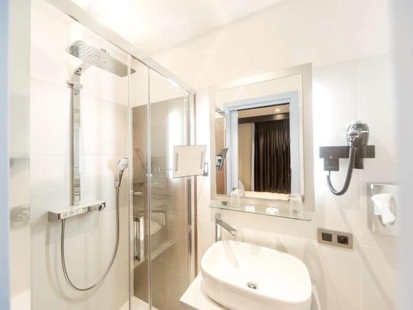 Hôtel Boutique Richelieu, Lyon Gare Part-Dieu : photo 2 de la chambre chambre simple standard avec lit double - côté train