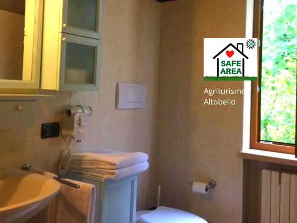 Agriturismo Altobello : photo 3 de la chambre chambre double ou lits jumeaux