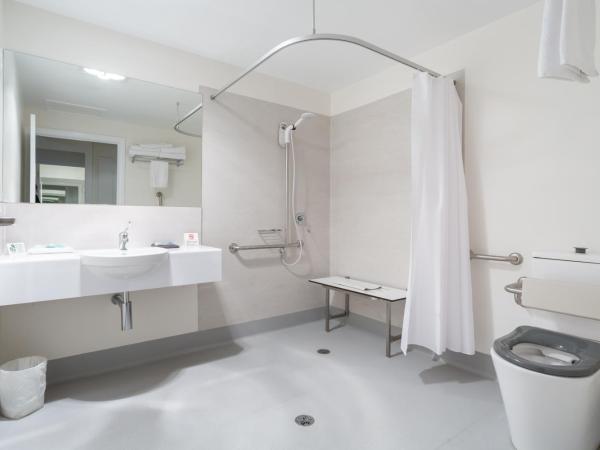 Mayfair Plaza Motel and Apartments : photo 4 de la chambre chambre supérieure lits jumeaux/lit queen-size