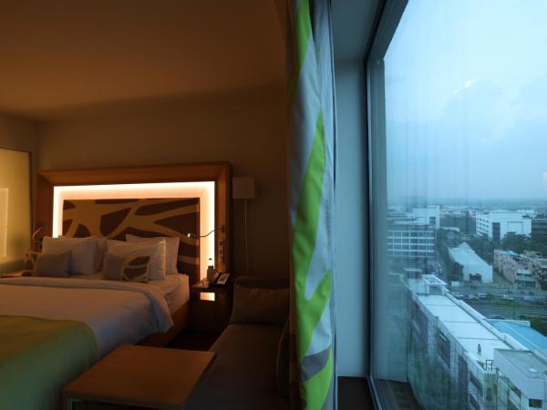 Novotel Chennai OMR : photo 7 de la chambre executive room king bed with additional privileges