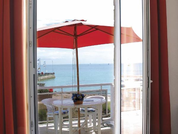 Les Rochers : photo 5 de la chambre chambre double avec terrasse - vue sur mer