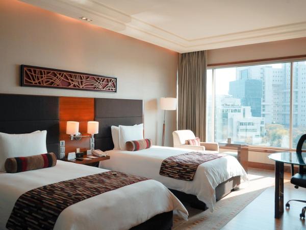 Crowne Plaza Today Gurugram, an IHG Hotel : photo 6 de la chambre chambre lits jumeaux standard avec vue sur la piscine