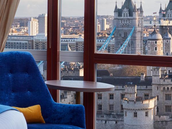 Leonardo Royal Hotel London City - Tower of London : photo 4 de la chambre chambre supérieure avec 2 lits queen-size