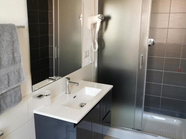 Affittacamere Alisso : photo 9 de la chambre chambre double avec balcon