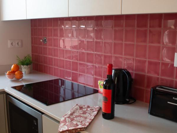 Cardeal Suites & Apartments : photo 2 de la chambre appartement avec terrasse