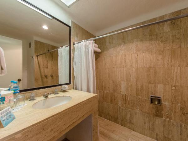 Flamingo Vallarta Hotel & Marina : photo 2 de la chambre chambre lit king-size deluxe