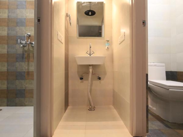 Blue Beds Hostel : photo 4 de la chambre bed in 4 bed a/c mixed dormitory room with balcony