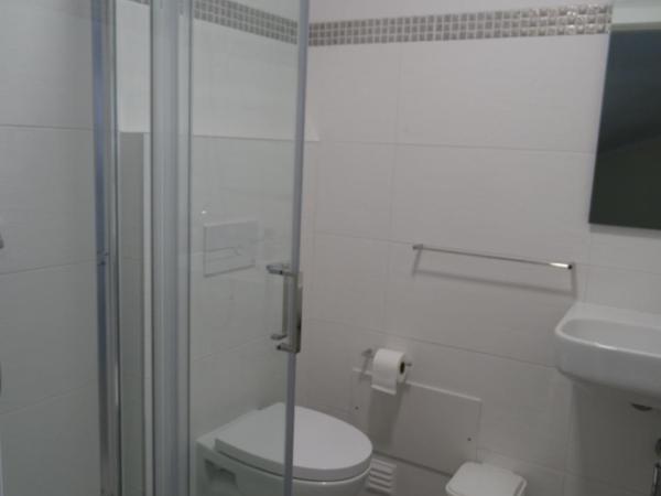 Stella di Mare - Alojamento Local : photo 3 de la chambre chambre double ou lits jumeaux avec salle de bains commune