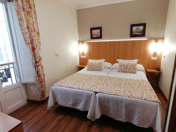 Hostal Anosa Casa : photo 1 de la chambre chambre double ou lits jumeaux