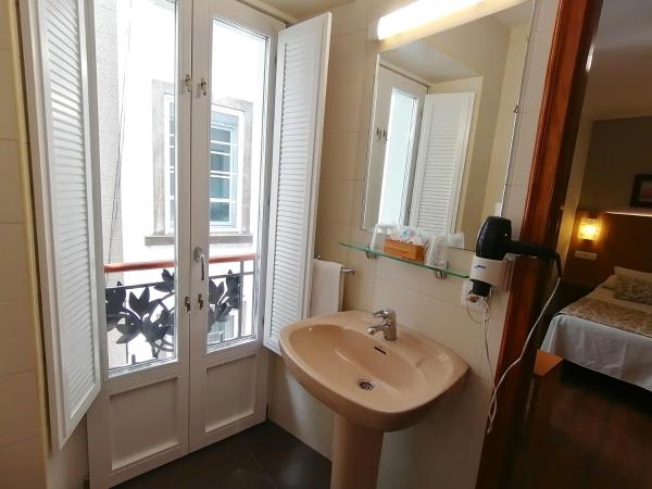 Hostal Anosa Casa : photo 4 de la chambre chambre double ou lits jumeaux