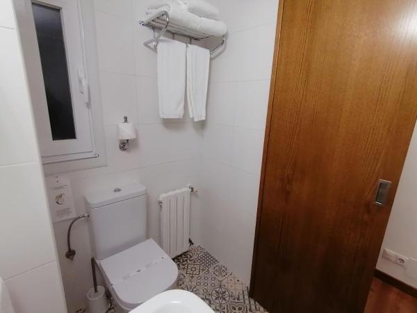 Hostal Anosa Casa : photo 7 de la chambre chambre familiale