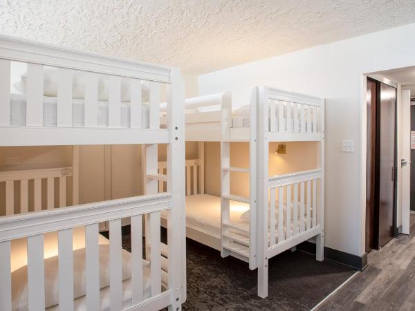 Holiday Inn Resort Panama City Beach - Beachfront, an IHG Hotel : photo 1 de la chambre queen room with 2 bunk beds oceanfront