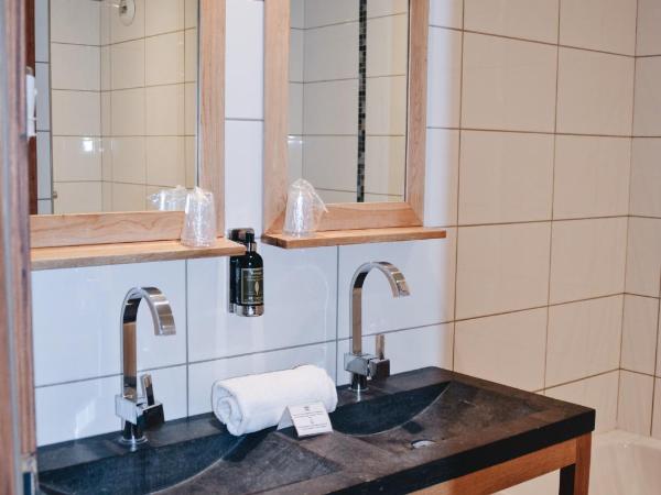 Auberge de Savoie : photo 9 de la chambre chambre familiale privilège