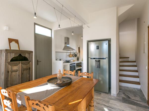 Spitia Santorini Villa Collection : photo 9 de la chambre maison du capitaine