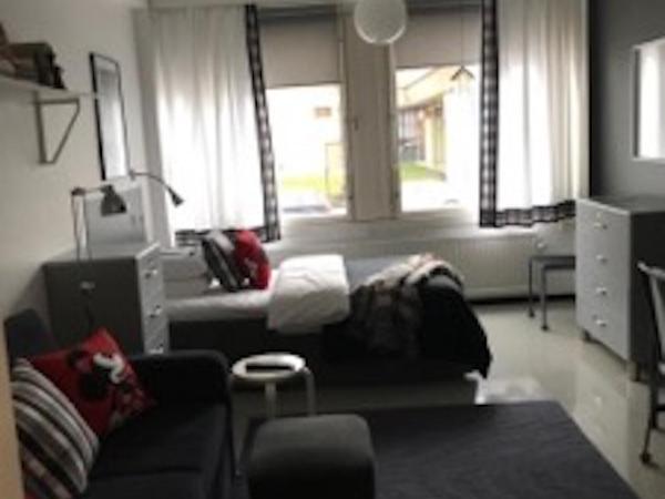 Tapulitalo Guesthouse : photo 2 de la chambre chambre simple avec salle de bains commune