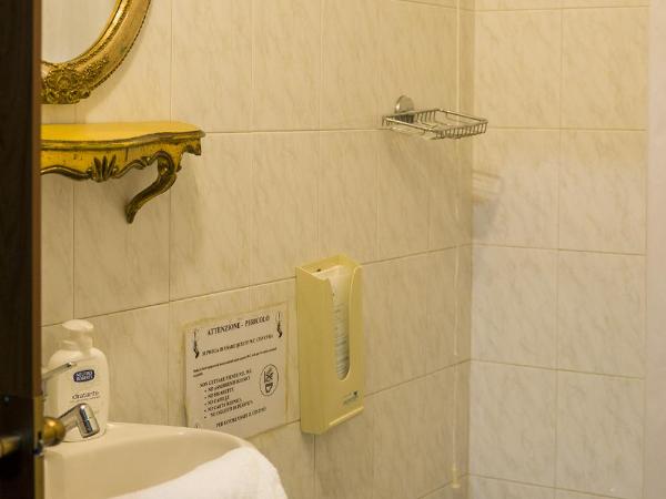 Hotel Abaco : photo 10 de la chambre chambre triple basique