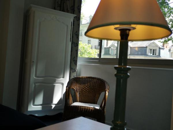 Hôtel Trianon Tours : photo 6 de la chambre chambre double