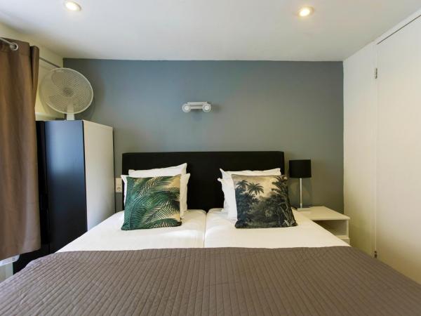 Quentin Arrive Hotel : photo 3 de la chambre chambre lits jumeaux avec salle de bains privative