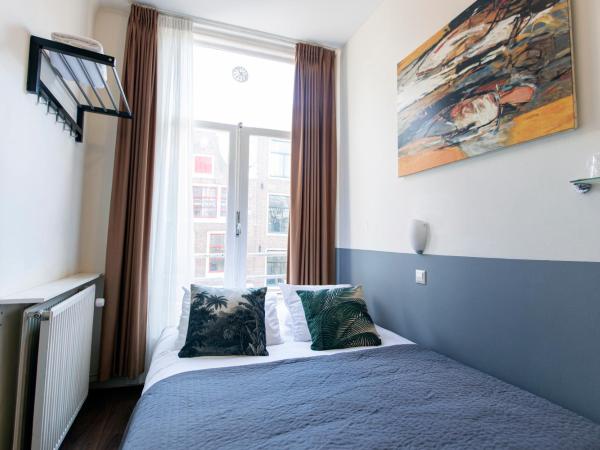 Quentin Arrive Hotel : photo 3 de la chambre chambre double avec salle de bains commune