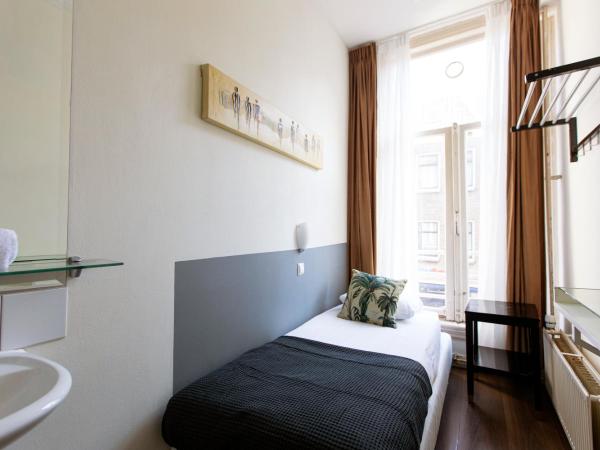 Quentin Arrive Hotel : photo 2 de la chambre chambre simple avec salle de bains commune