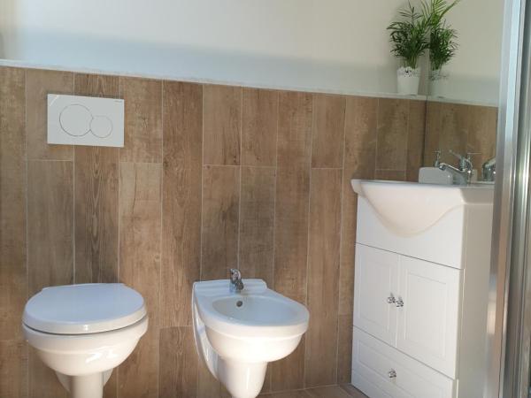 House LeoMar di Sara : photo 10 de la chambre chambre double avec salle de bains privative