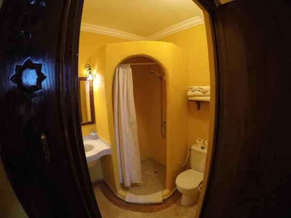 Riad Zahra : photo 4 de la chambre chambre - vue sur mer