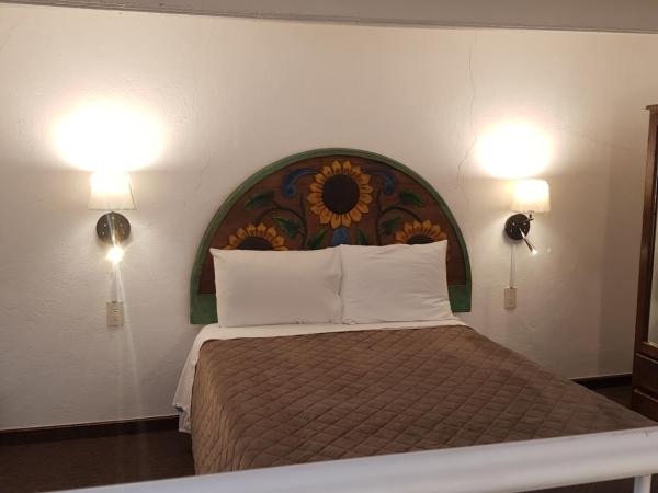 Hotel Meson Mariano Matamoros : photo 1 de la chambre studio avec mezzanine