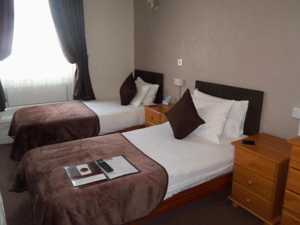 Novello Blackpool : photo 3 de la chambre chambre lits jumeaux avec salle de bains privative