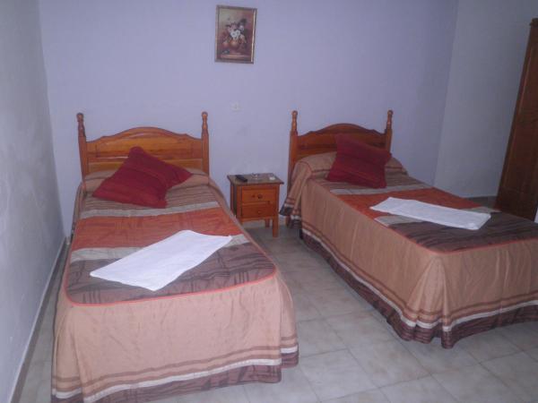 Pension Gran Plaza : photo 2 de la chambre chambre double Économique