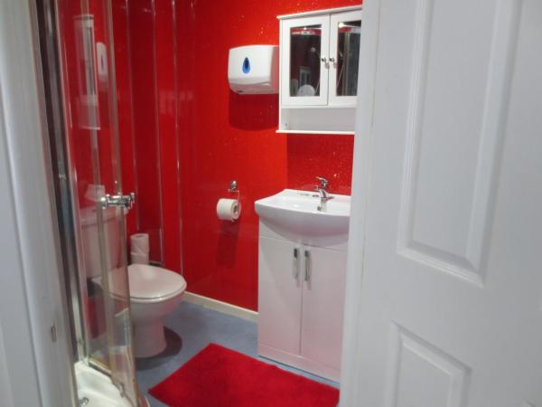 The Salendine : photo 4 de la chambre family room with private bathroom and private balcony