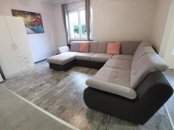 Lovely Family House Robi : photo 2 de la chambre chambre familiale