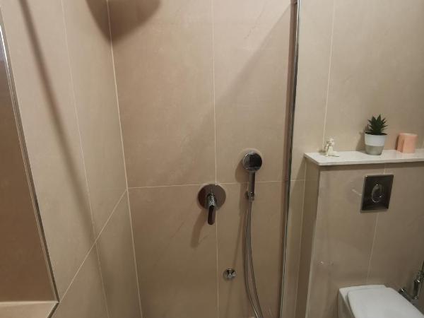 Lovely Family House Robi : photo 9 de la chambre chambre familiale