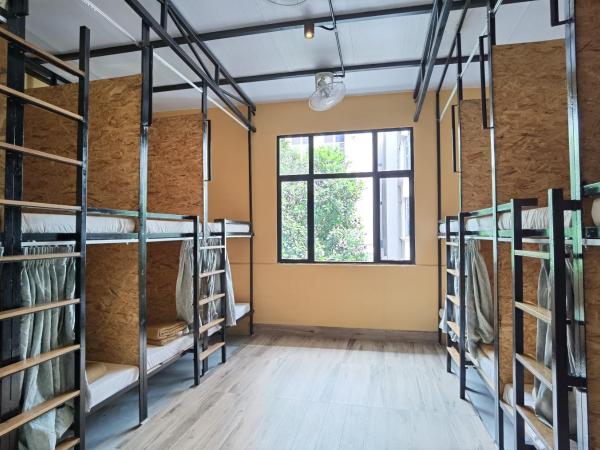 Leo Backpackers @ Central Market : photo 7 de la chambre lit superposé dans dortoir pour femmes