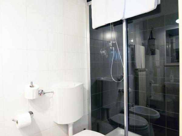 Villino Fiorentino : photo 5 de la chambre chambre double - vue sur jardin - annexe