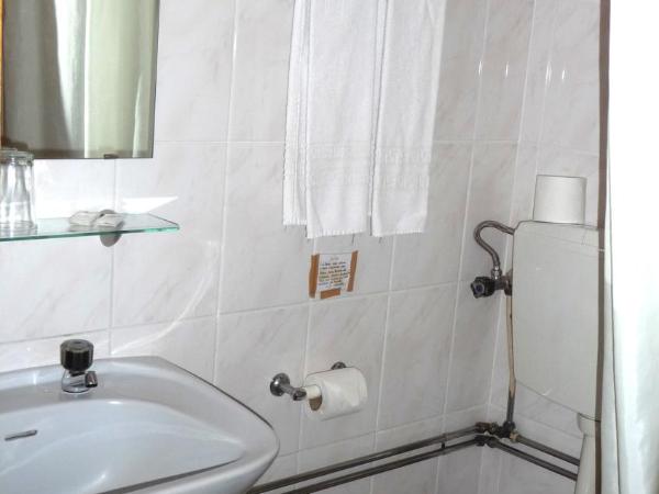 Hotel Larbelo : photo 7 de la chambre chambre double