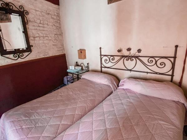 PENSION VERGARA , Sevilla : photo 7 de la chambre chambre double ou lits jumeaux avec salle de bains commune