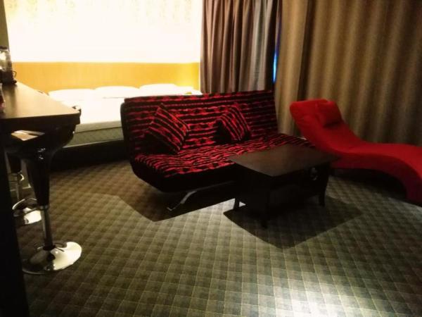 Grandeur Hotel And Spa : photo 3 de la chambre suite lit queen-size