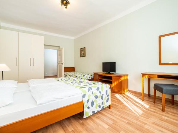 Hotel Orion : photo 5 de la chambre appartement chambre triple