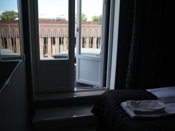 Sky Hotel City Apartments : photo 7 de la chambre suite