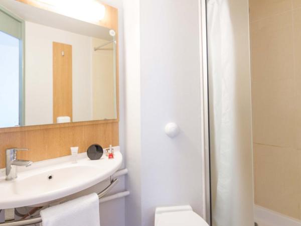 B&B HOTEL PERPIGNAN Nord Aéroport : photo 1 de la chambre chambre double classique